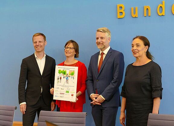 In der Bundespressekongerenz stellten bteiligte Verbände das Bündnis zur Reform des Straßenverkehrsgesetzes vor.