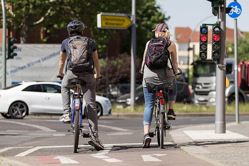 Fahrradfahren im täglichen Verkehr Fahrradfahren im täglichen Verkehr