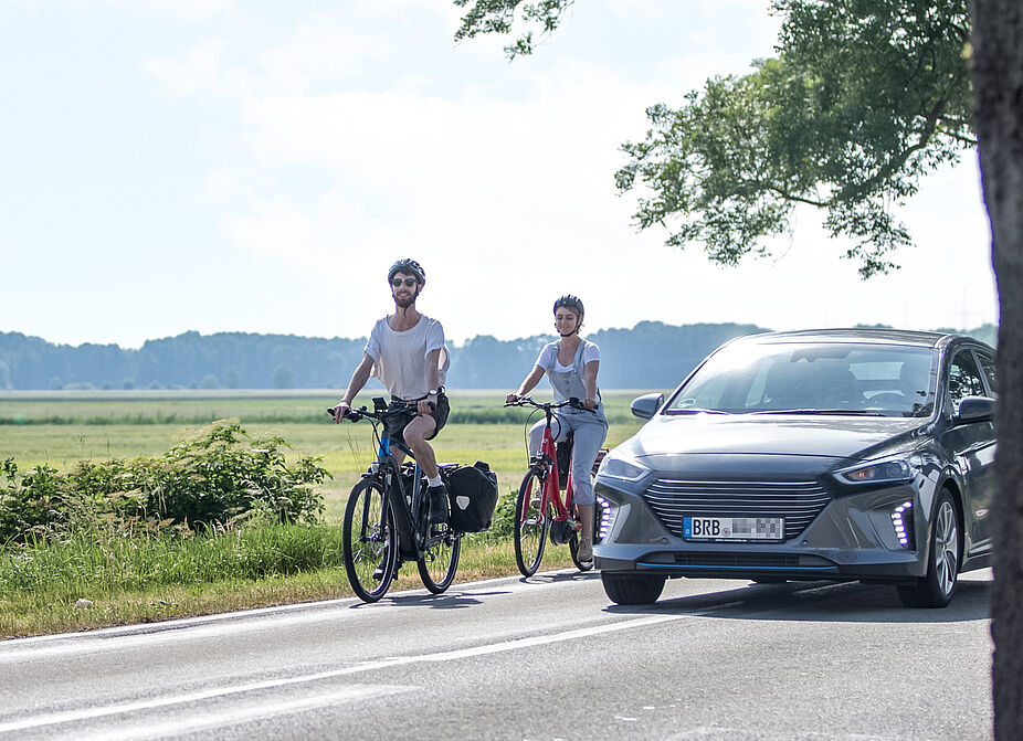 Symbolbild: Radfahren im ländlichen Raum Symbolbild: Radfahren im ländlichen Raum