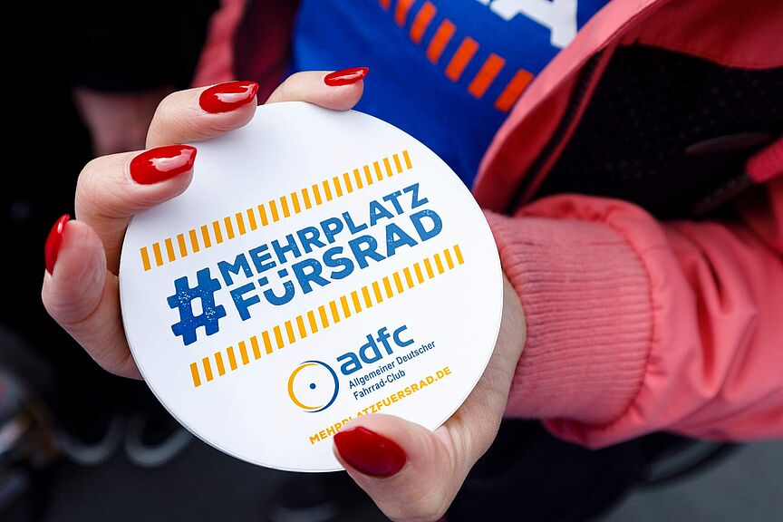 #MehrPlatzFürsRad ist auch der Titel des ADFC-Symposiums. #MehrPlatzFürsRad ist auch der Titel des ADFC-Symposiums.