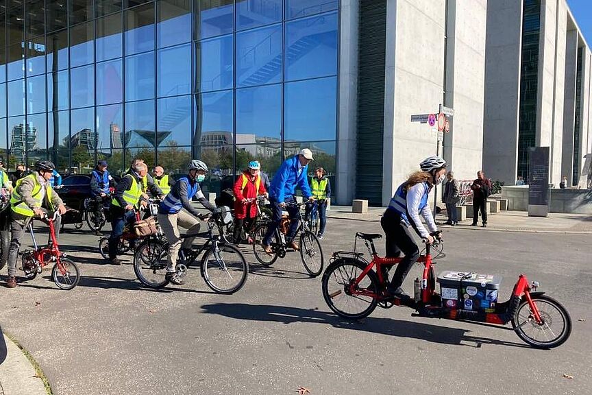 Parlamentskreis Fahrrad Tour 2020 Der Parlamentskreis Fahrrad ging auf Tour in Berlin, um Beispiele für Fahrrad-Infrastruktur zu besichtigen.