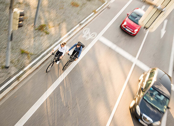 Für Radpendler*innen (hier mit Jobrad) ist gute Infrastruktur wichtig. In Bremen können sie jetzt Mängel melden.