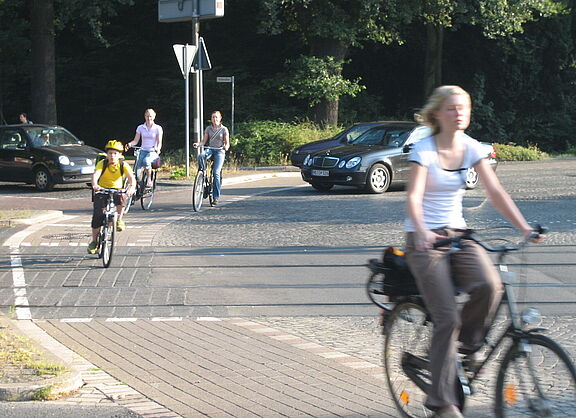 Problematischer Kreisverkehr in Bremen vor Umgestaltung.