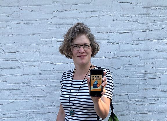 Julia Oberdörster und ihre Familie leben auf dem Land und sind ohne Auto mobil. 